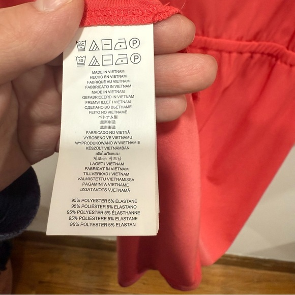 Michael Kors Sangria Stretch Matte Jersey Cold Shoulder
Dress large - Picture 10 of 11